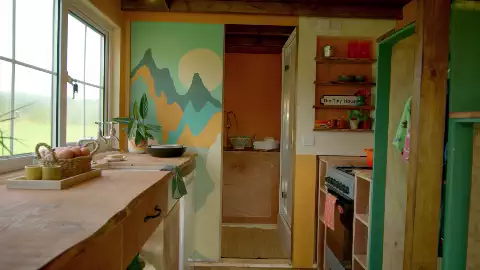 George.Clarkes.Amazing.Spaces.S01E01.First.Homes.1080p.HDTV.H264-TRB