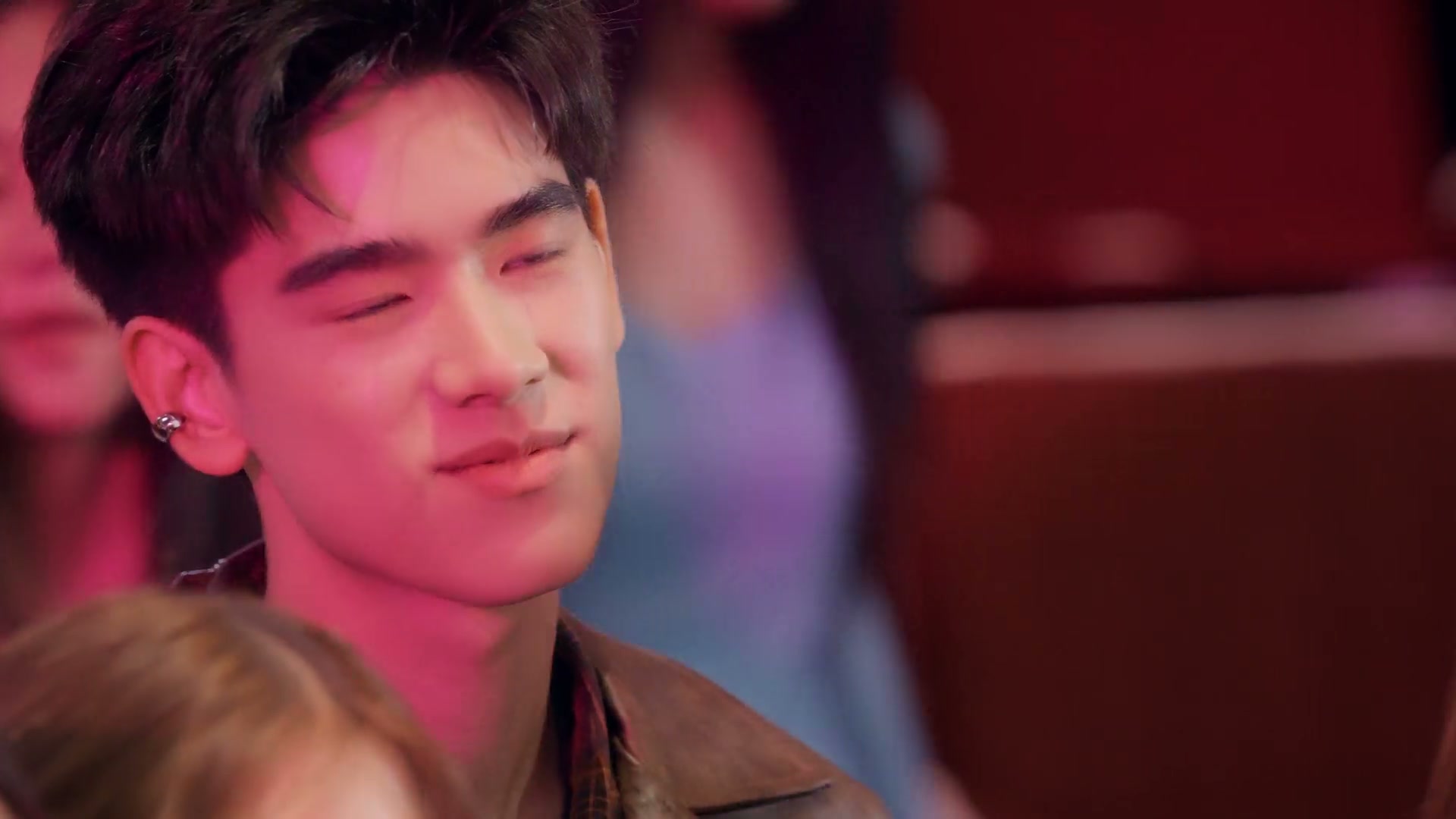 Class.Crush.Crisis.S01E06.1080p.NF.WEB-DL.AAC2.0.H.264-TRB