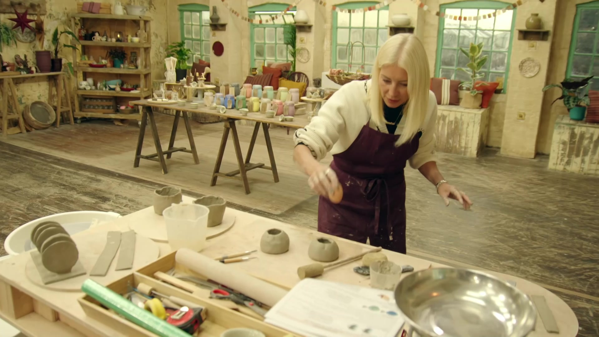 The.Great.Celebrity.Pottery.Throw.Down.S01E01.1080p.ALL4.WEB-DL.AAC2.0.H.264-TRB