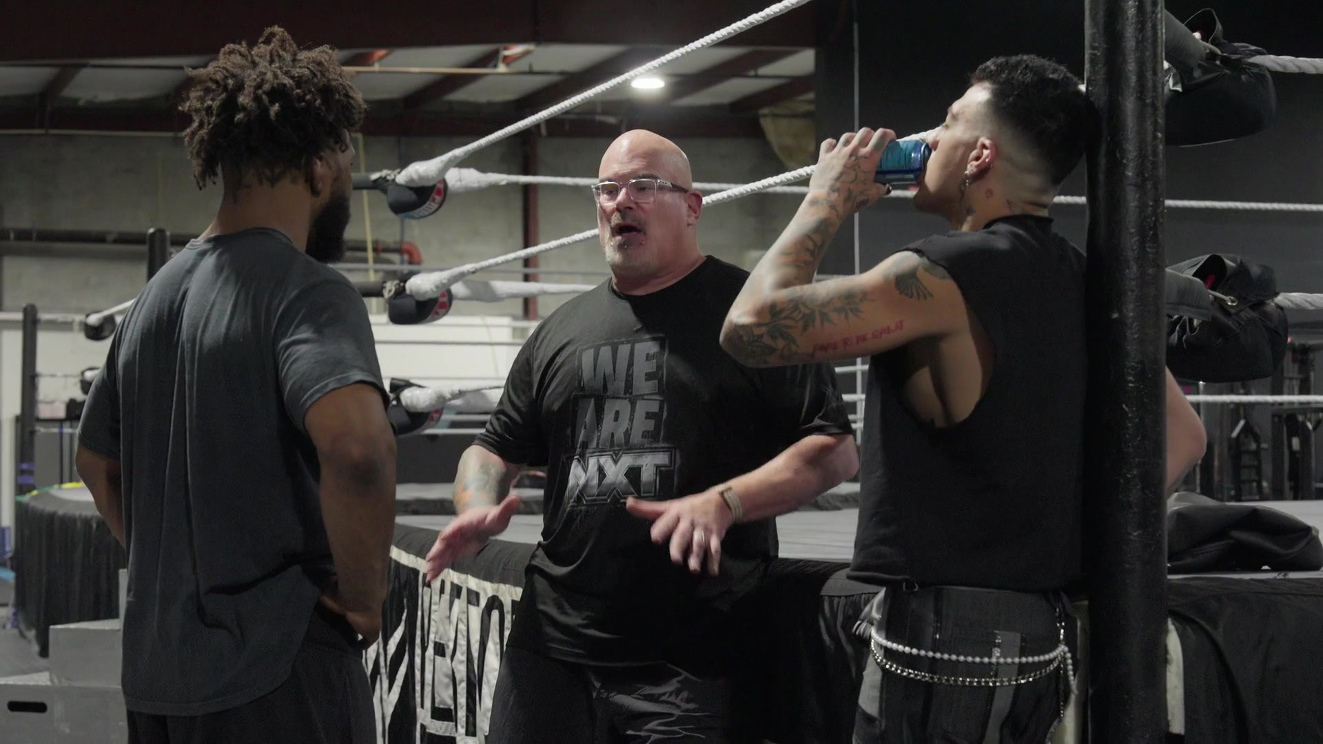WWE.LFG.S03E21.1080p.WEB.h264-TRB