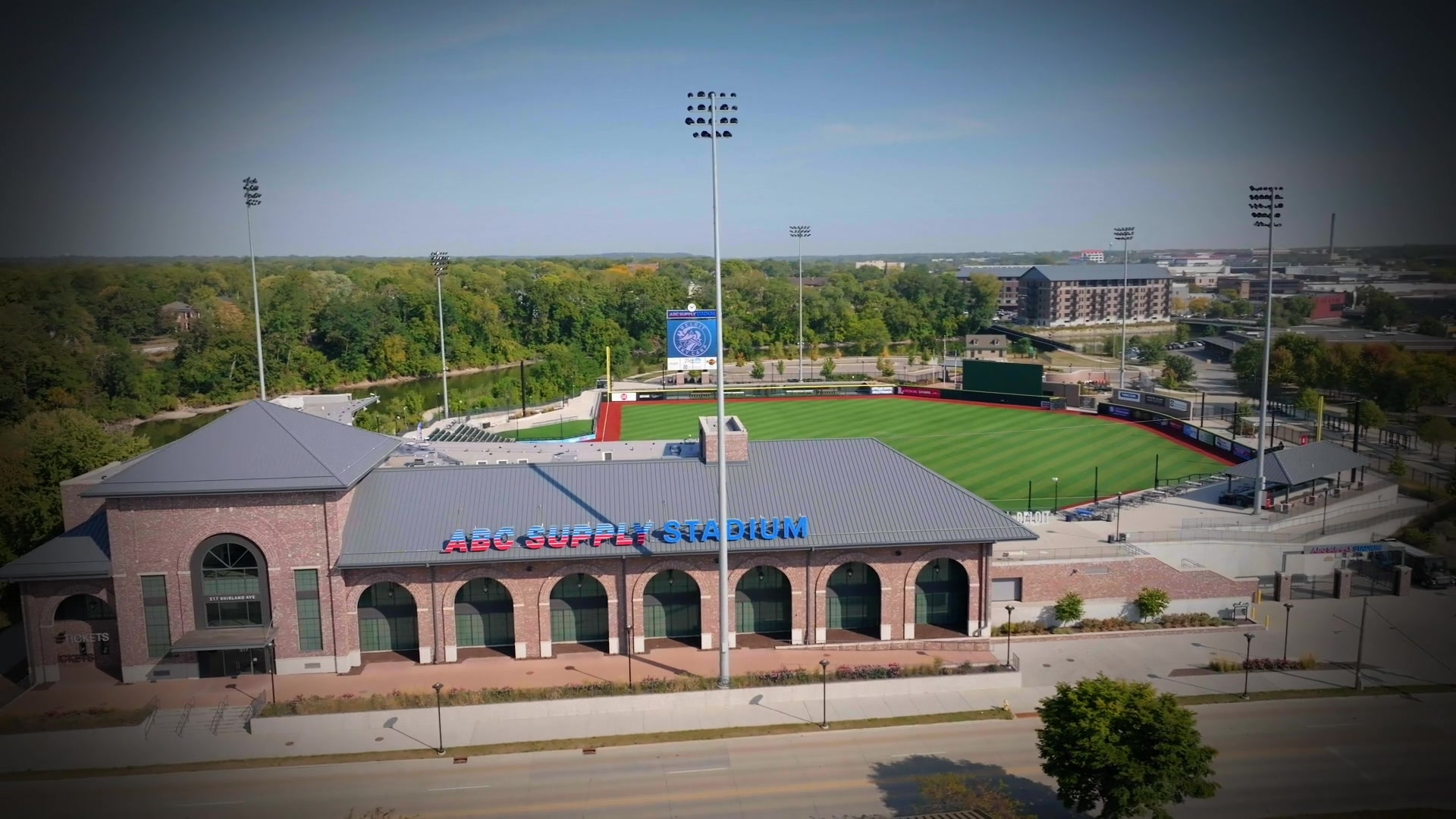 Betting.on.Beloit.S02E01.1080p.WEB.h264-TRB