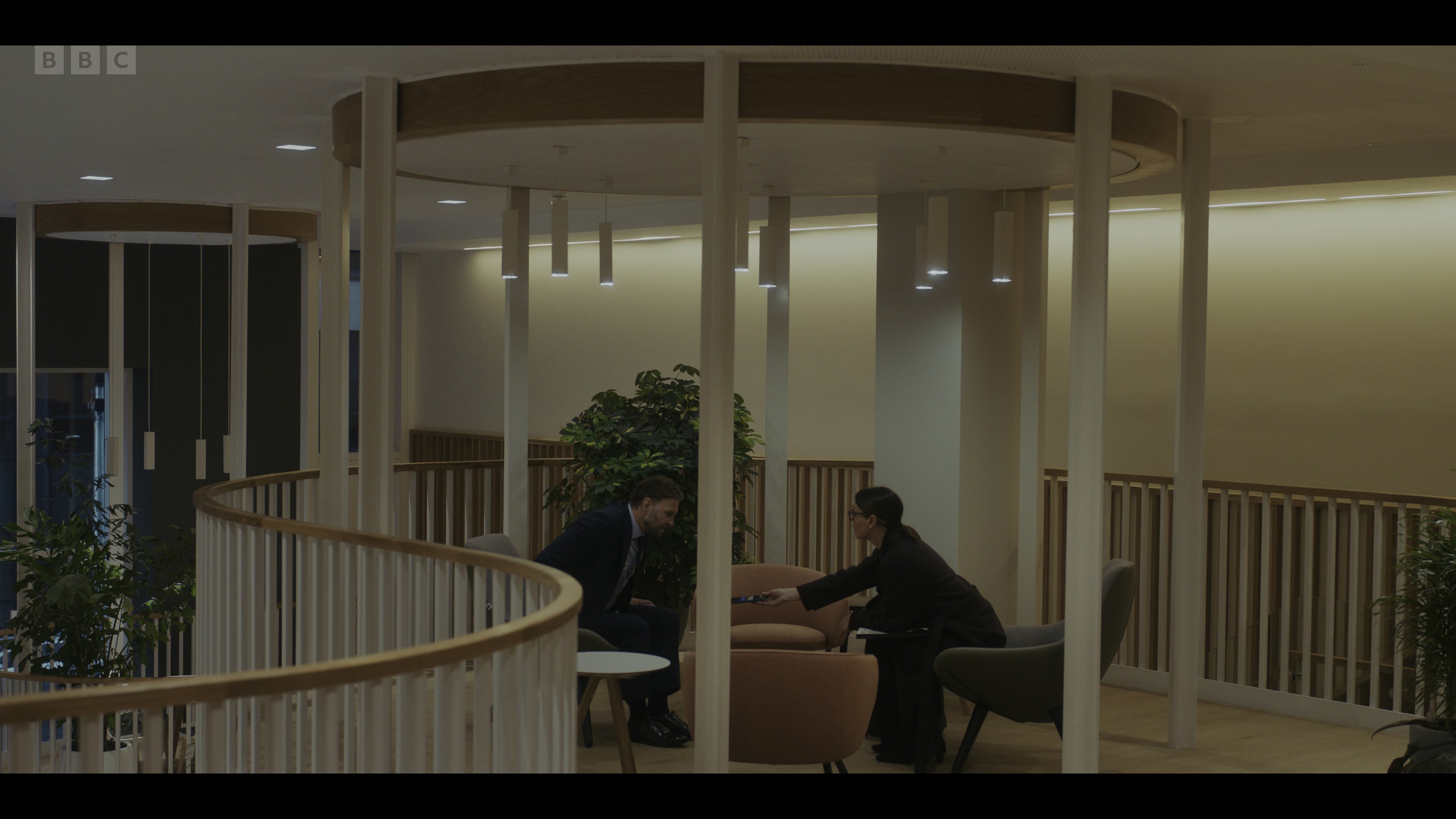 Vigil.S03E01.HLG.2160p.WEB.H265-TRB