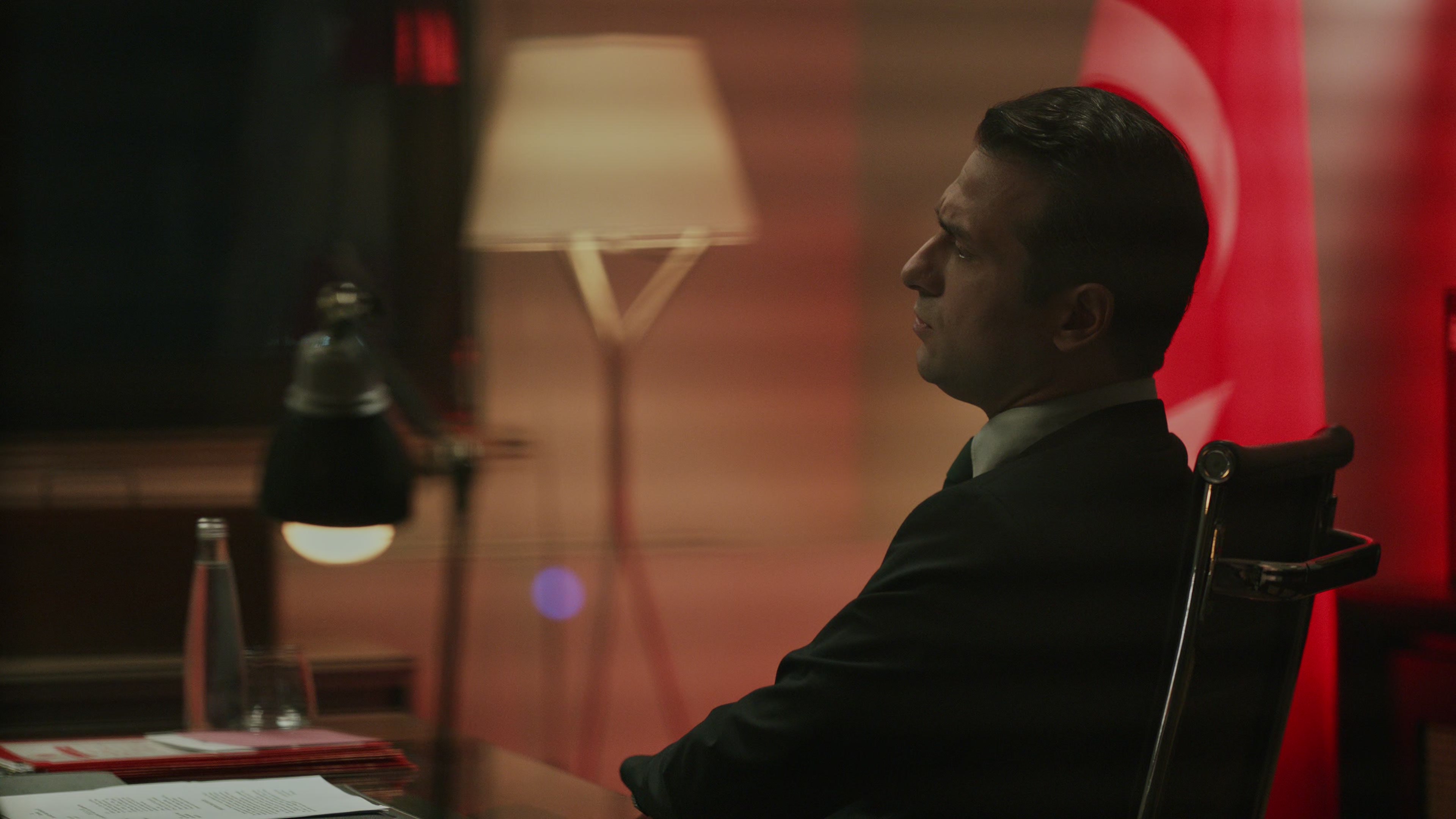 Graveyard.S03E03.2160p.WEB.H265-TRB