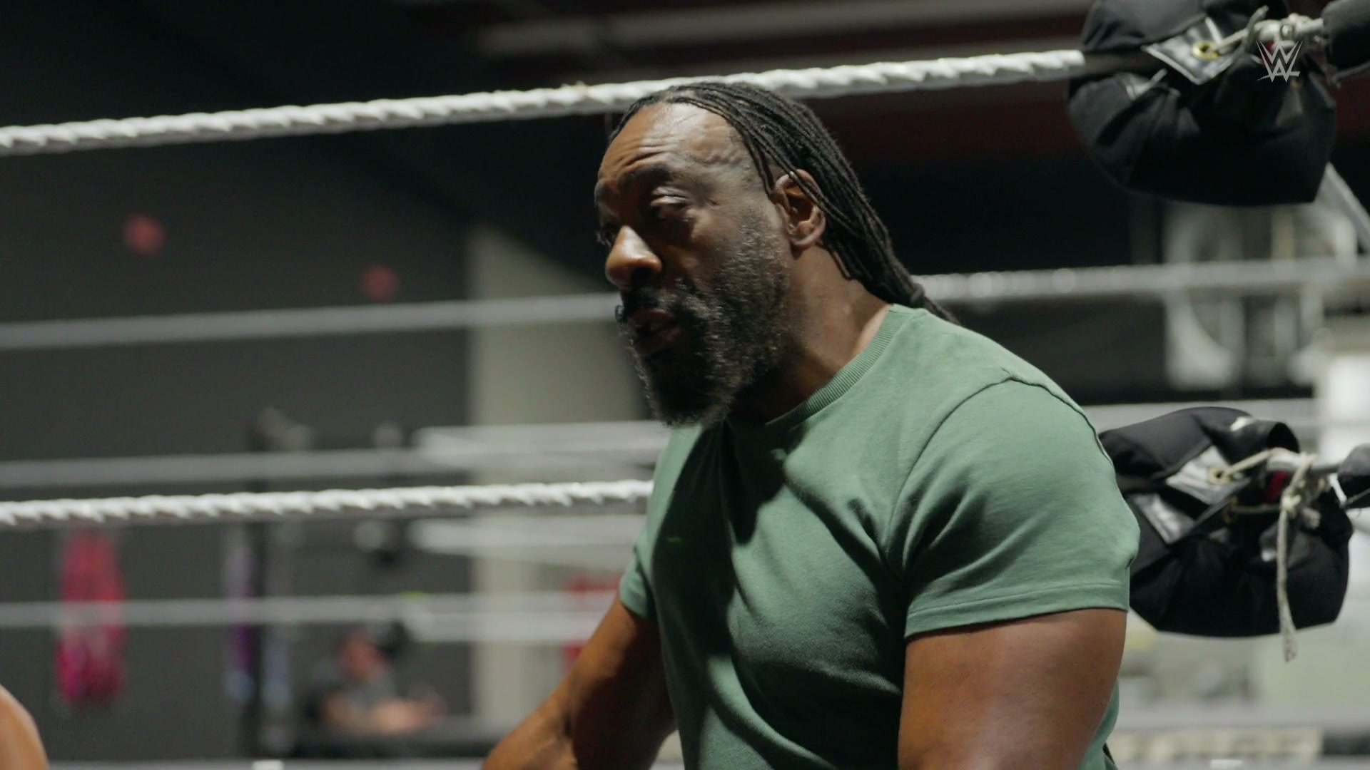 WWE.LFG.S03E22.1080p.WEB.h264-TRB