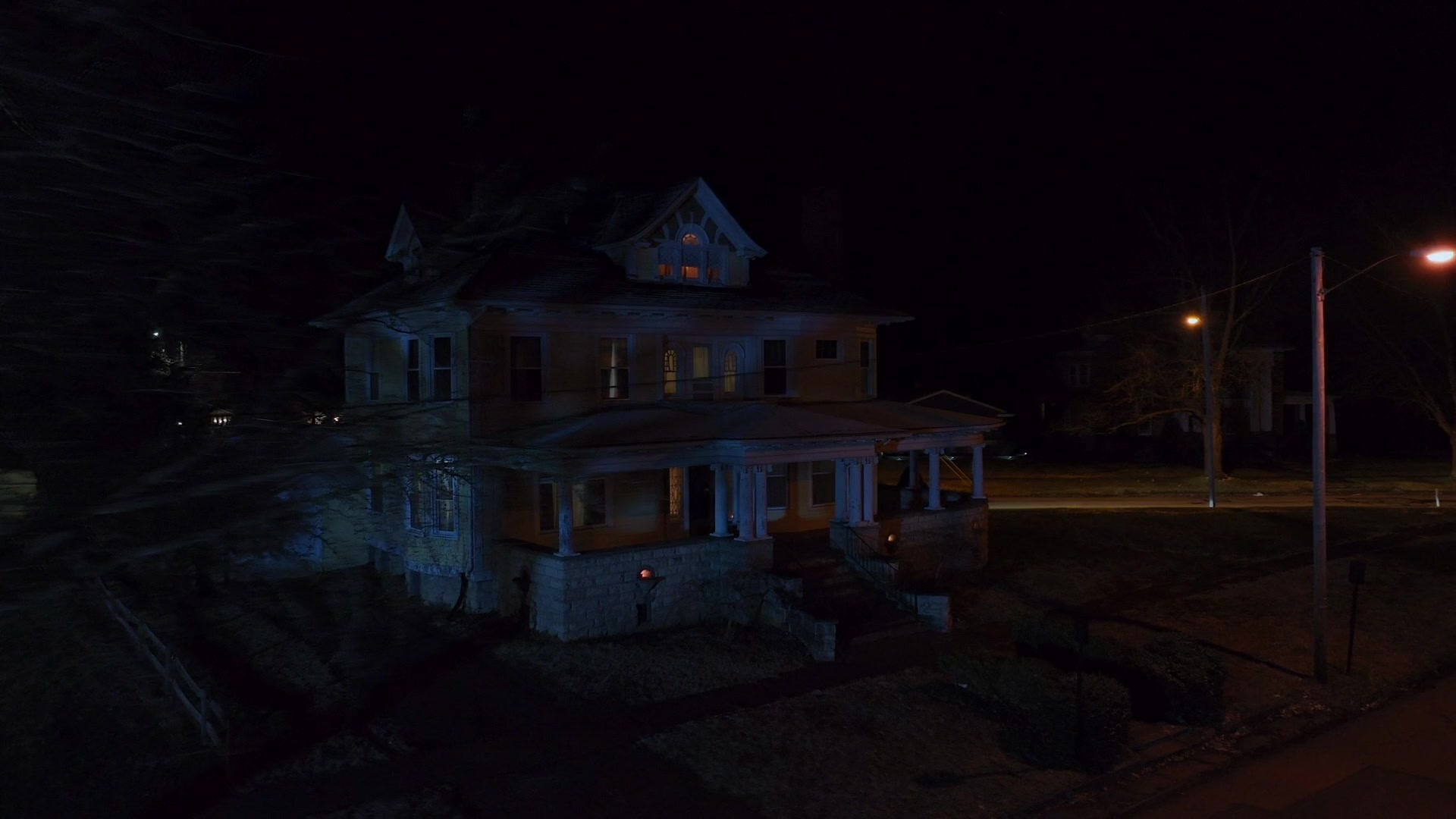 A.Very.Haunted.Renovation.S01E01.1080p.AMZN.WEB-DL.DDP2.0.H.264-TRB