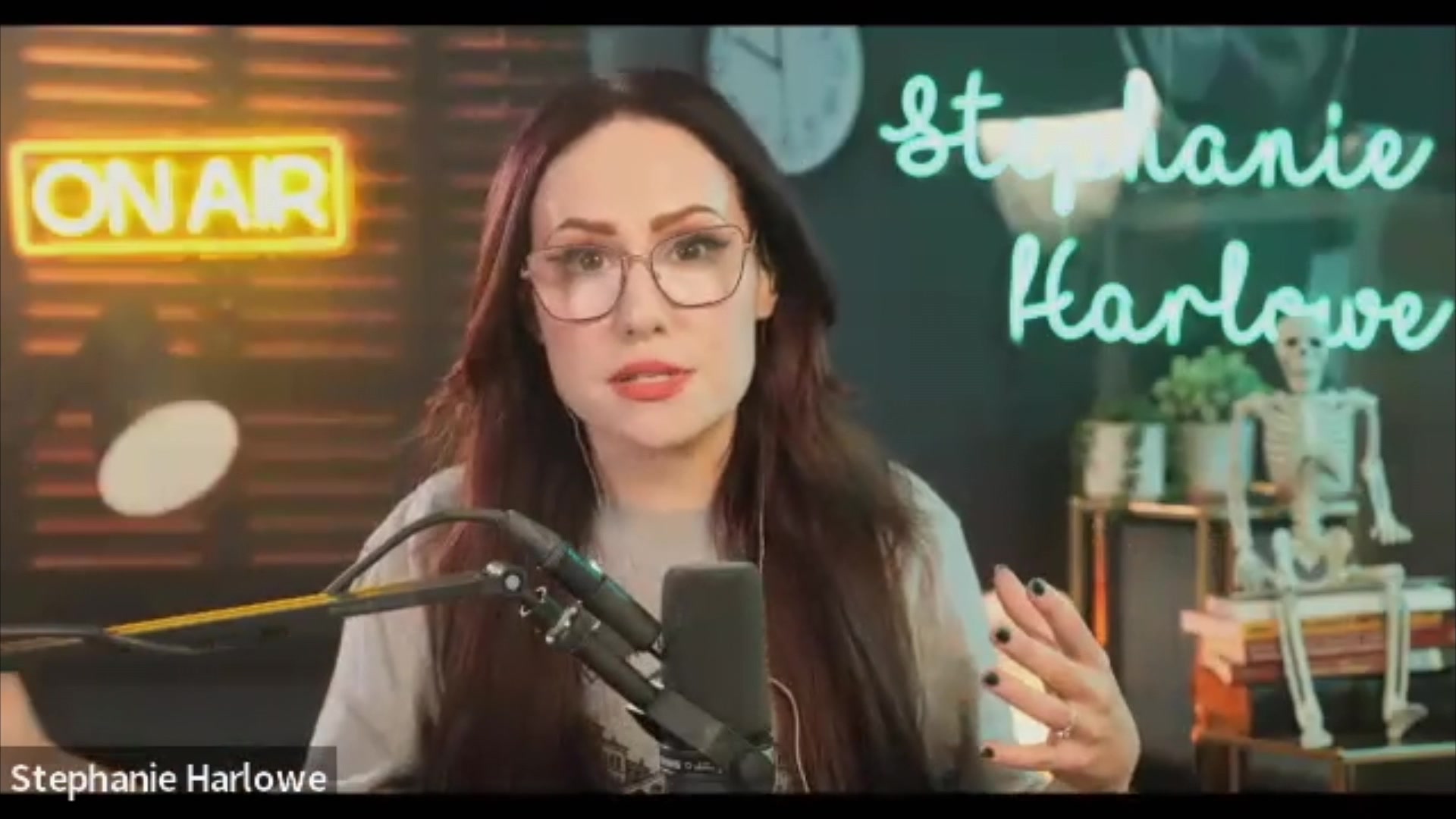 Somebody.Knows.Something.S01E07.1080p.WEB.h264-TRB