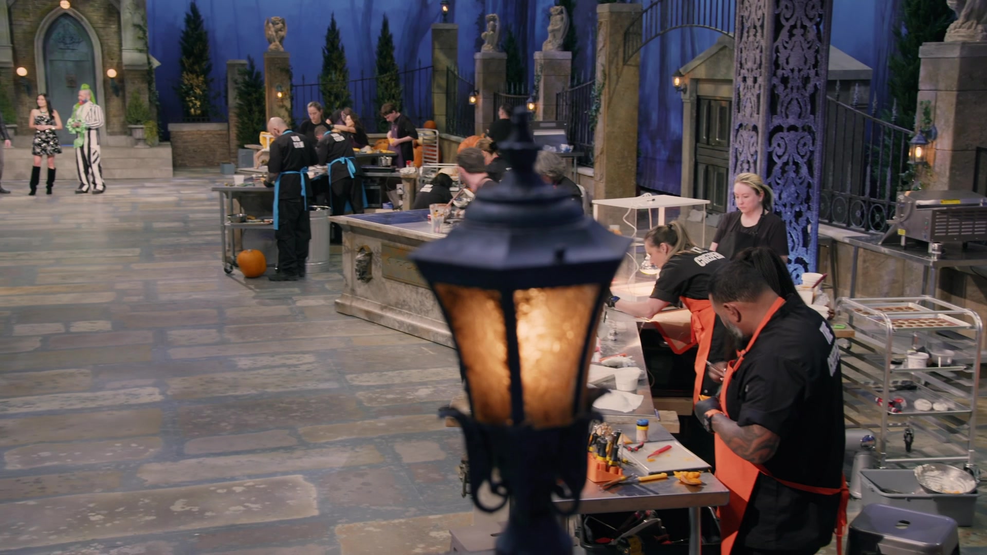 Halloween.Wars.S16E01.1080p.WEB.h264-TRB