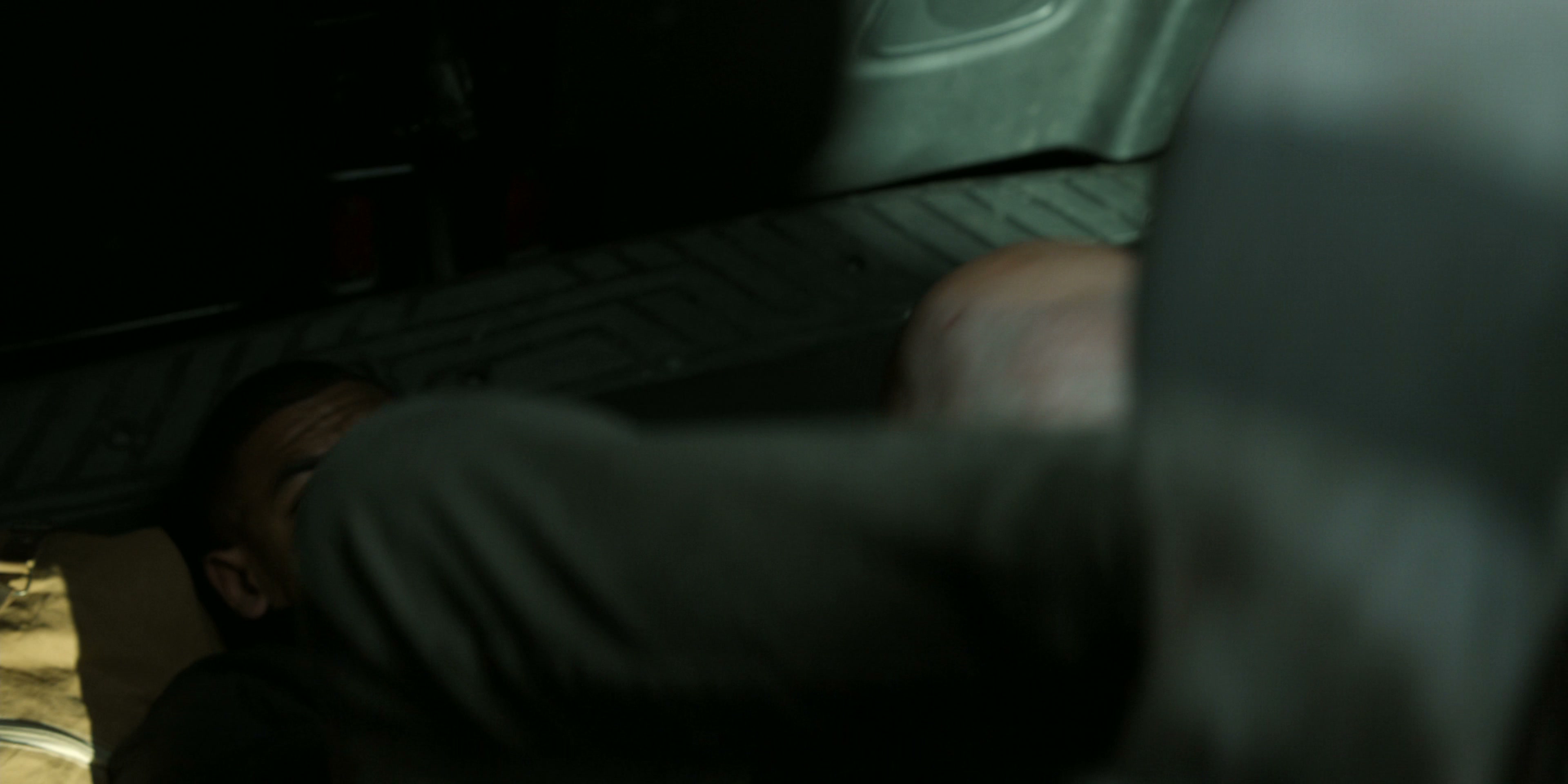Lanterns.2026.S01E02.2160p.WEB.h265-TRB