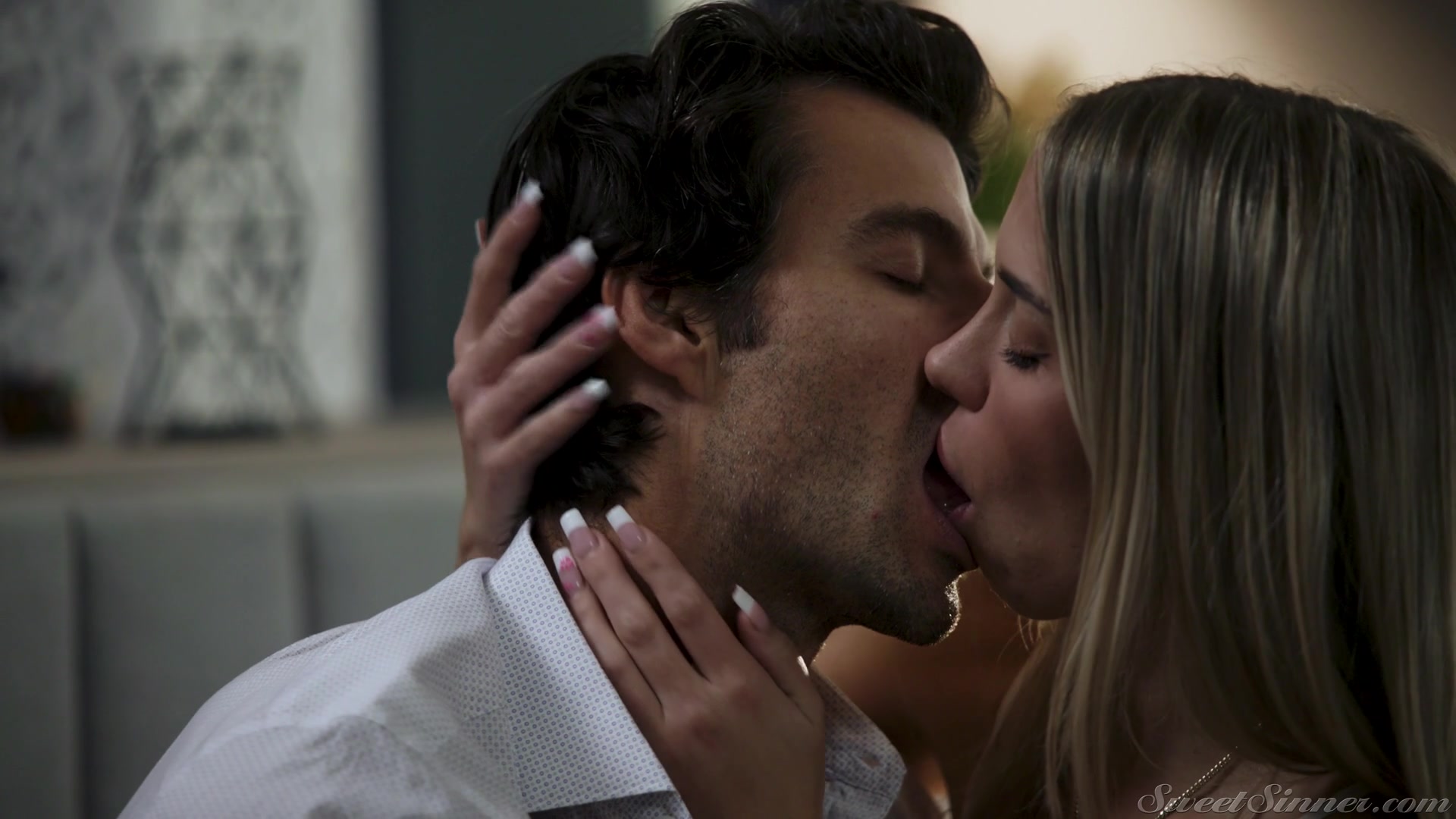 SweetSinner.26.09.15.Khloe.Kapri.Slip.Deep.Inside.XXX.1080p.MP4-TRB